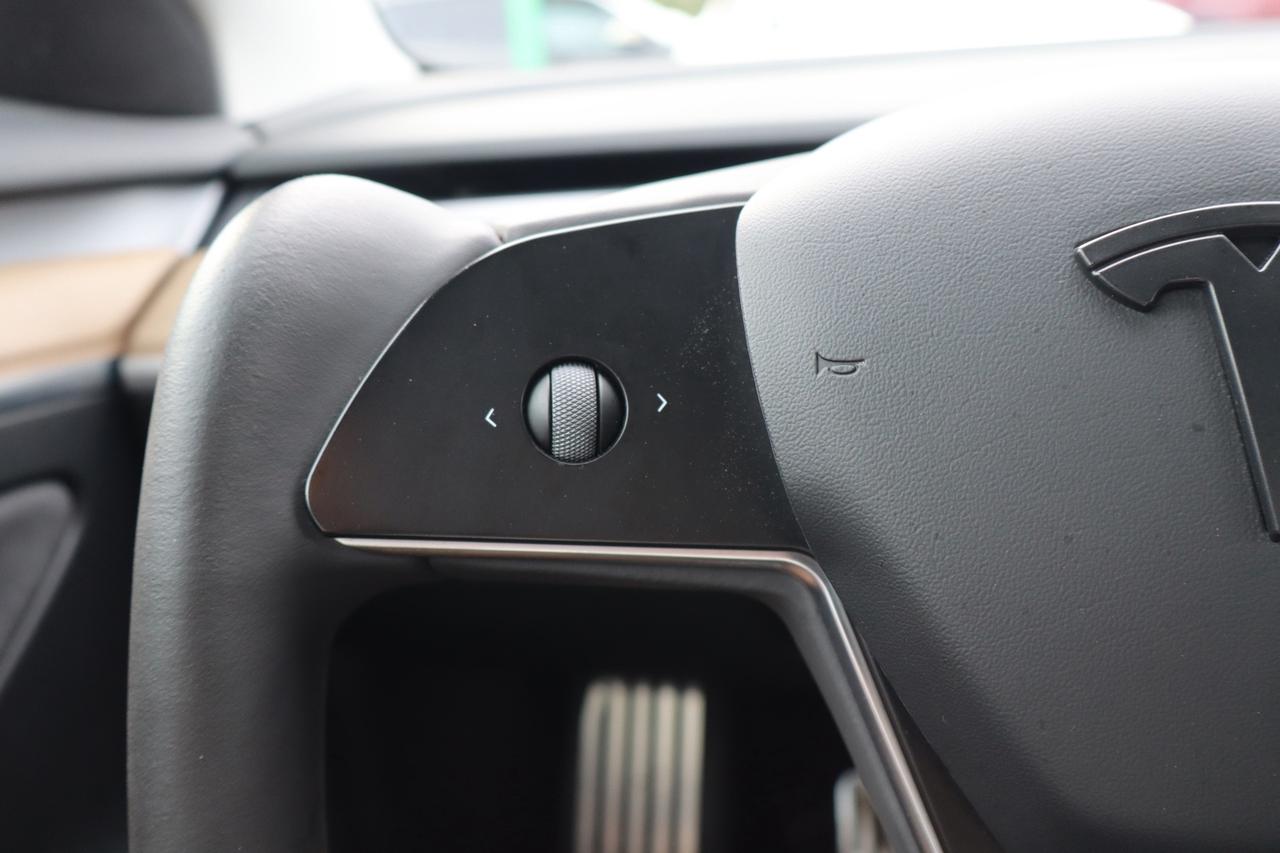 2021 Tesla Model 3 STANDARD RANGE PLUS Photo