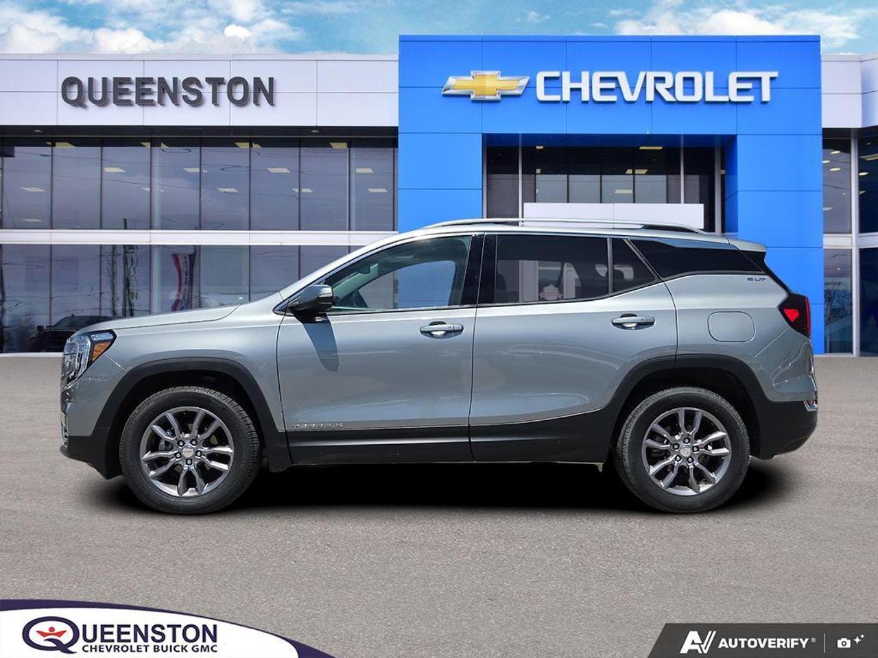 2024 GMC Terrain SLT AWD   NO CLAIMS   LEATHER   APPLE CARPLAY Photo