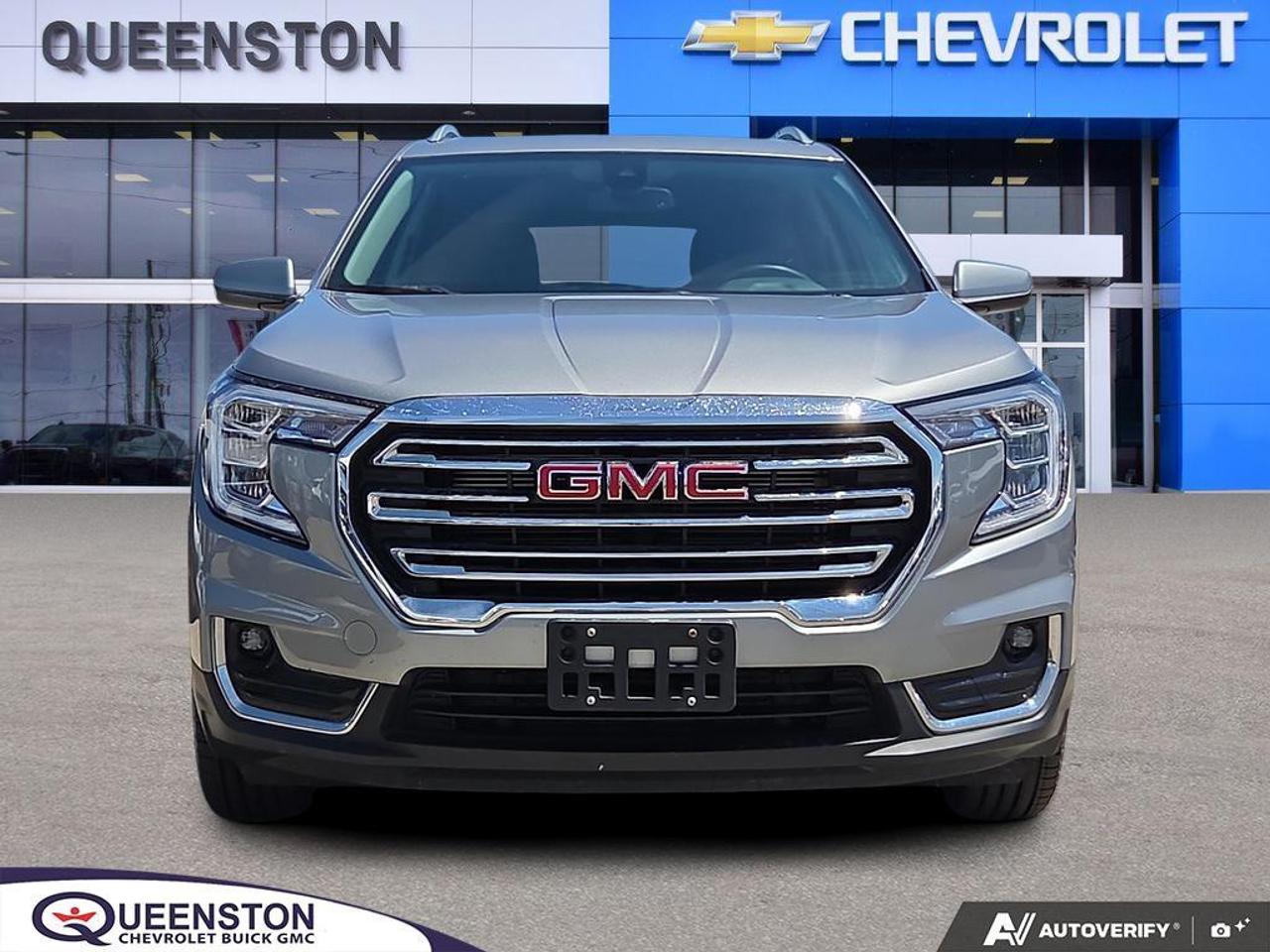 2024 GMC Terrain SLT AWD   NO CLAIMS   LEATHER   APPLE CARPLAY Photo