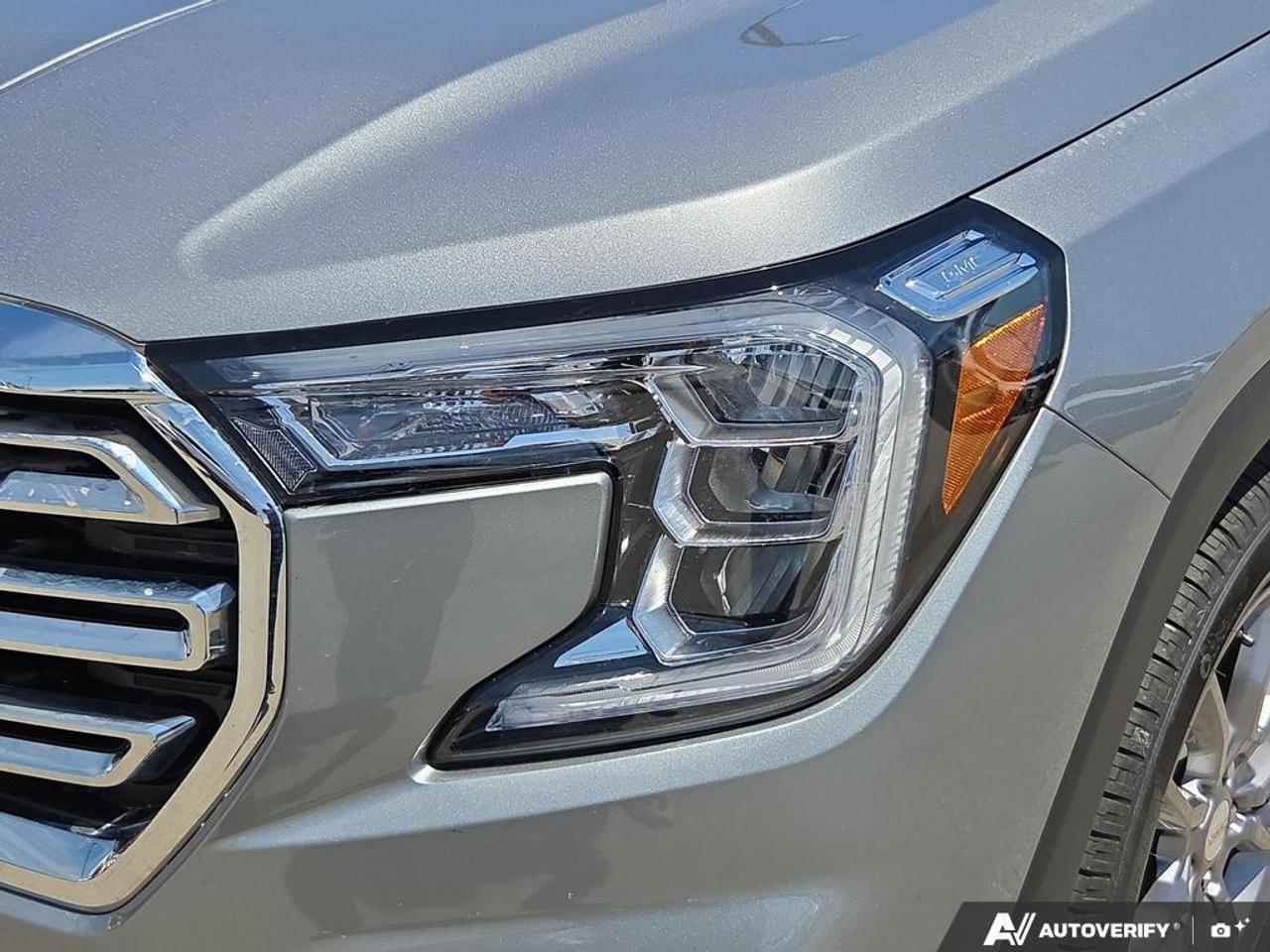 2024 GMC Terrain SLT AWD   NO CLAIMS   LEATHER   APPLE CARPLAY Photo