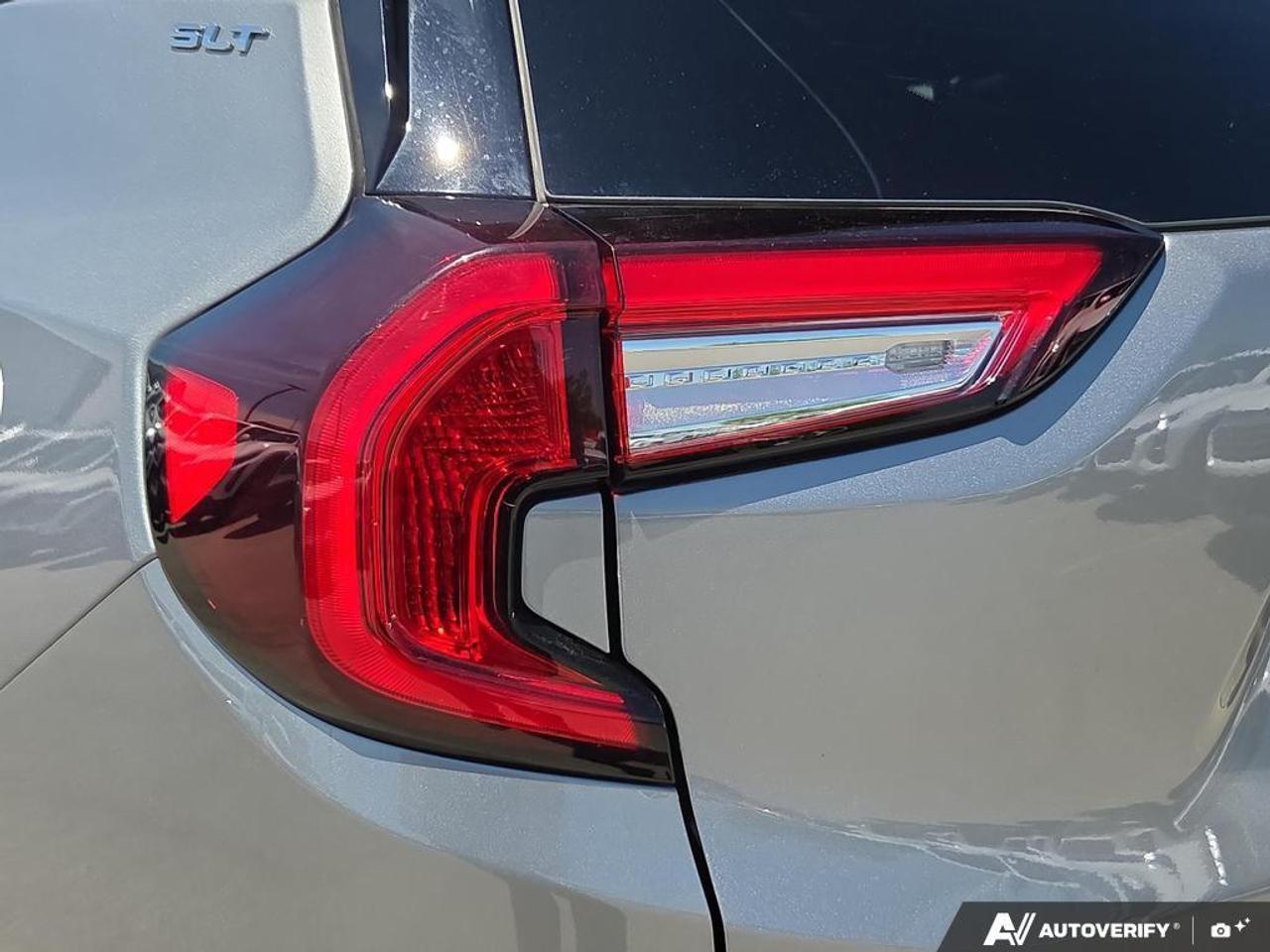 2024 GMC Terrain SLT AWD   NO CLAIMS   LEATHER   APPLE CARPLAY Photo