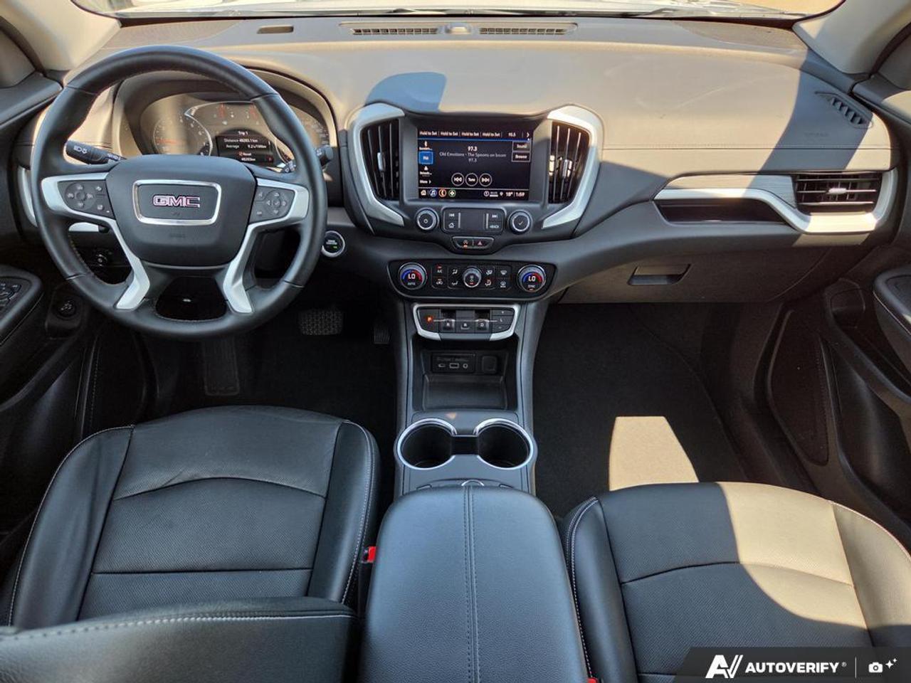 2024 GMC Terrain SLT AWD   NO CLAIMS   LEATHER   APPLE CARPLAY Photo