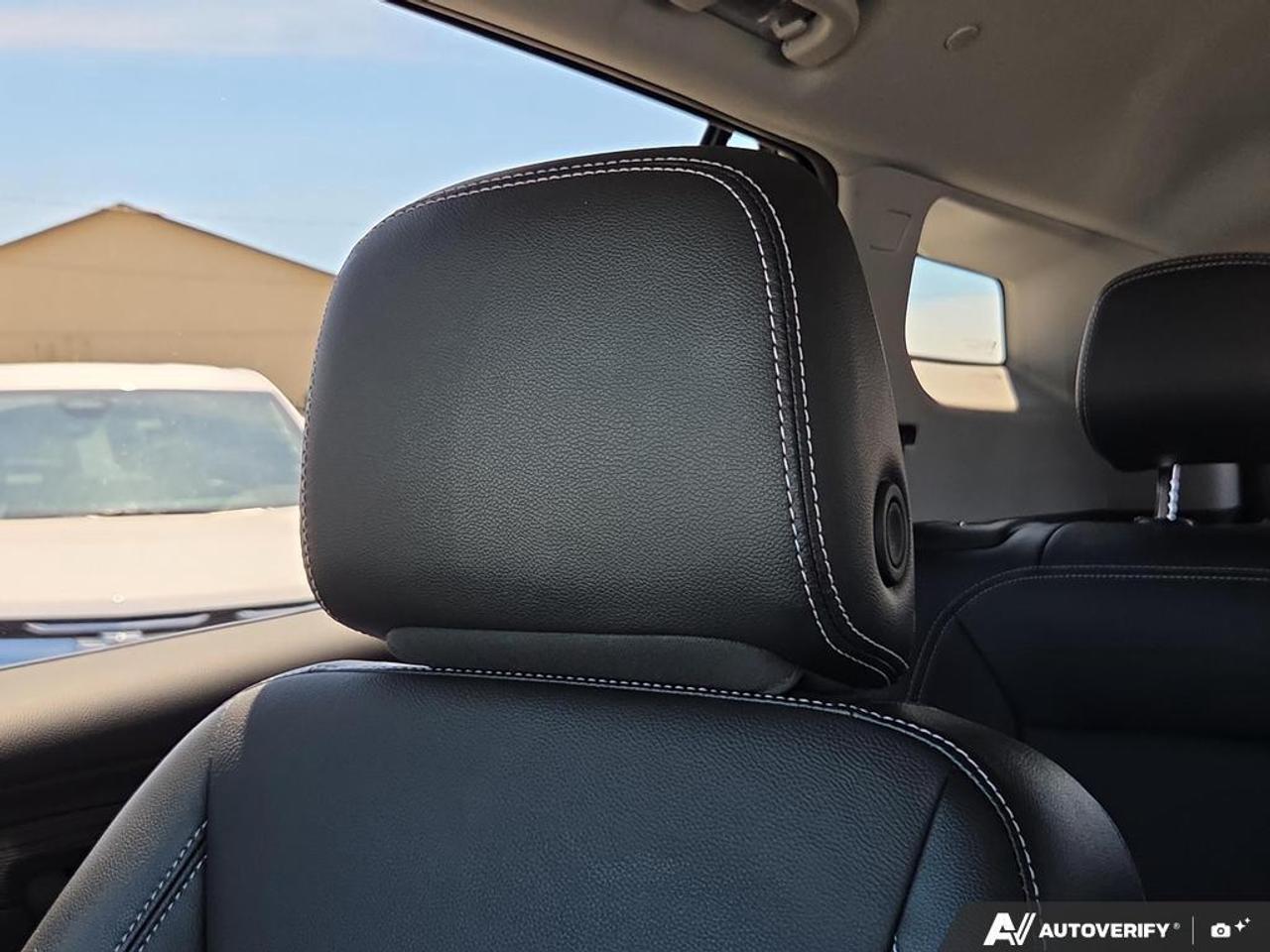 2024 GMC Terrain SLT AWD   NO CLAIMS   LEATHER   APPLE CARPLAY Photo