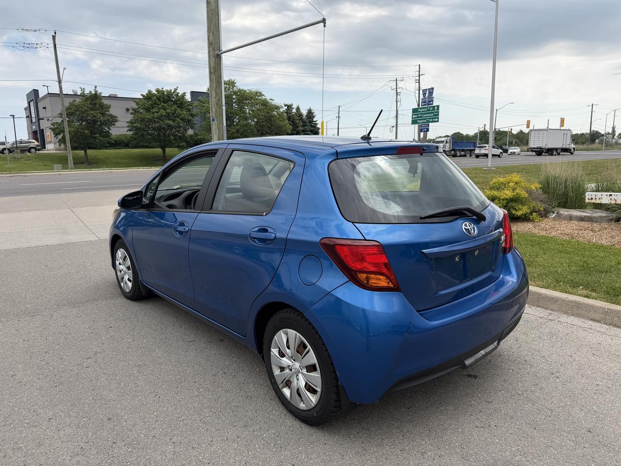 2015 Toyota Yaris SE AUTO   LOW KM   ONE OWNER   BLUETOOTH Photo