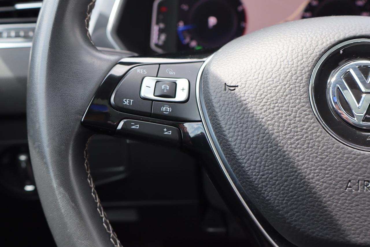2021 Volkswagen Tiguan HIGHLINE 4Motion   Well Maintained   Apple Carplay Photo