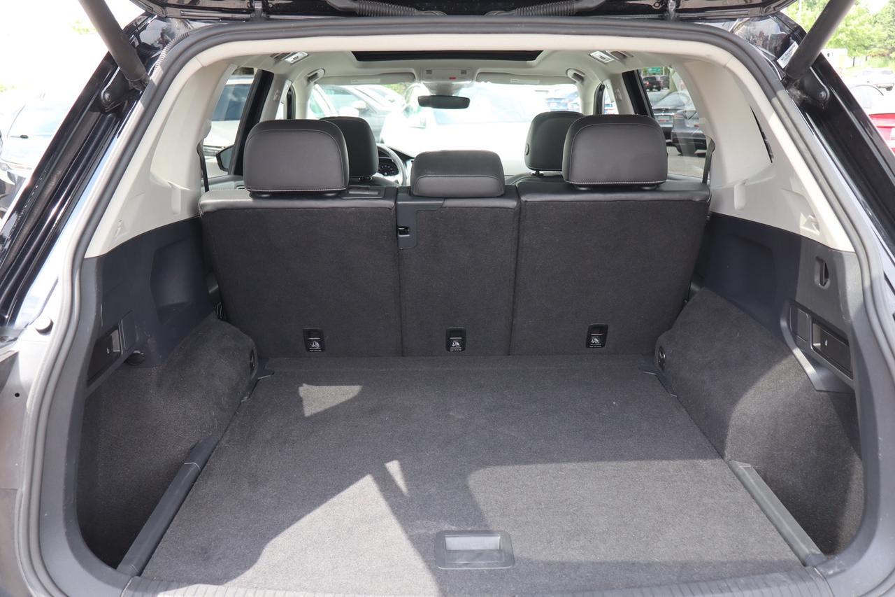 2021 Volkswagen Tiguan HIGHLINE 4Motion   Well Maintained   Apple Carplay Photo