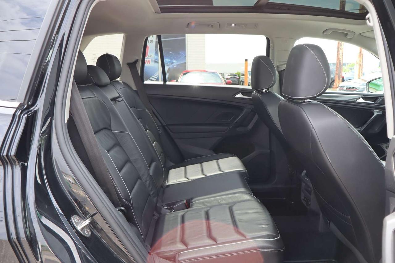 2021 Volkswagen Tiguan HIGHLINE 4Motion   Well Maintained   Apple Carplay Photo