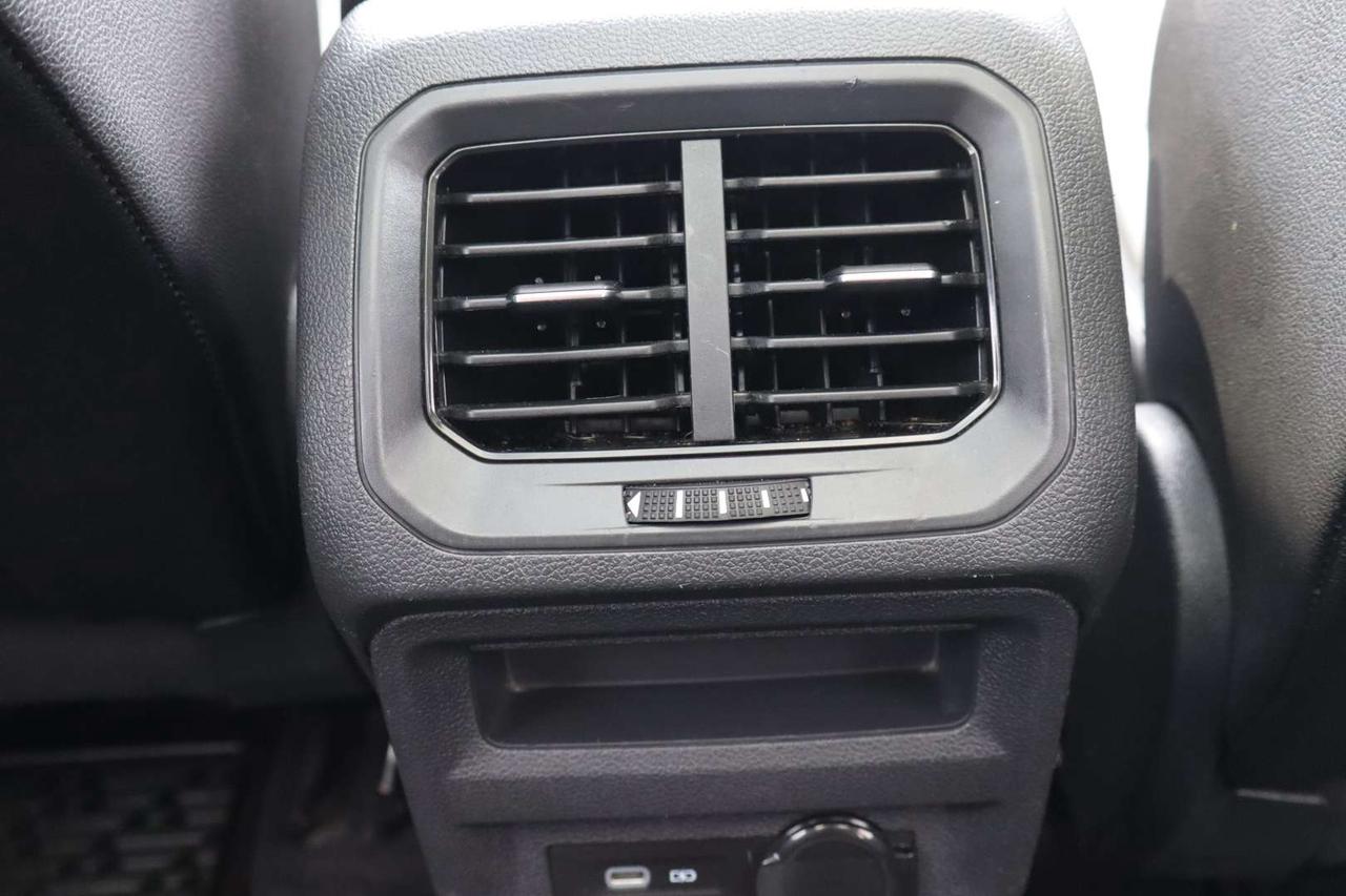 2021 Volkswagen Tiguan HIGHLINE 4Motion   Well Maintained   Apple Carplay Photo