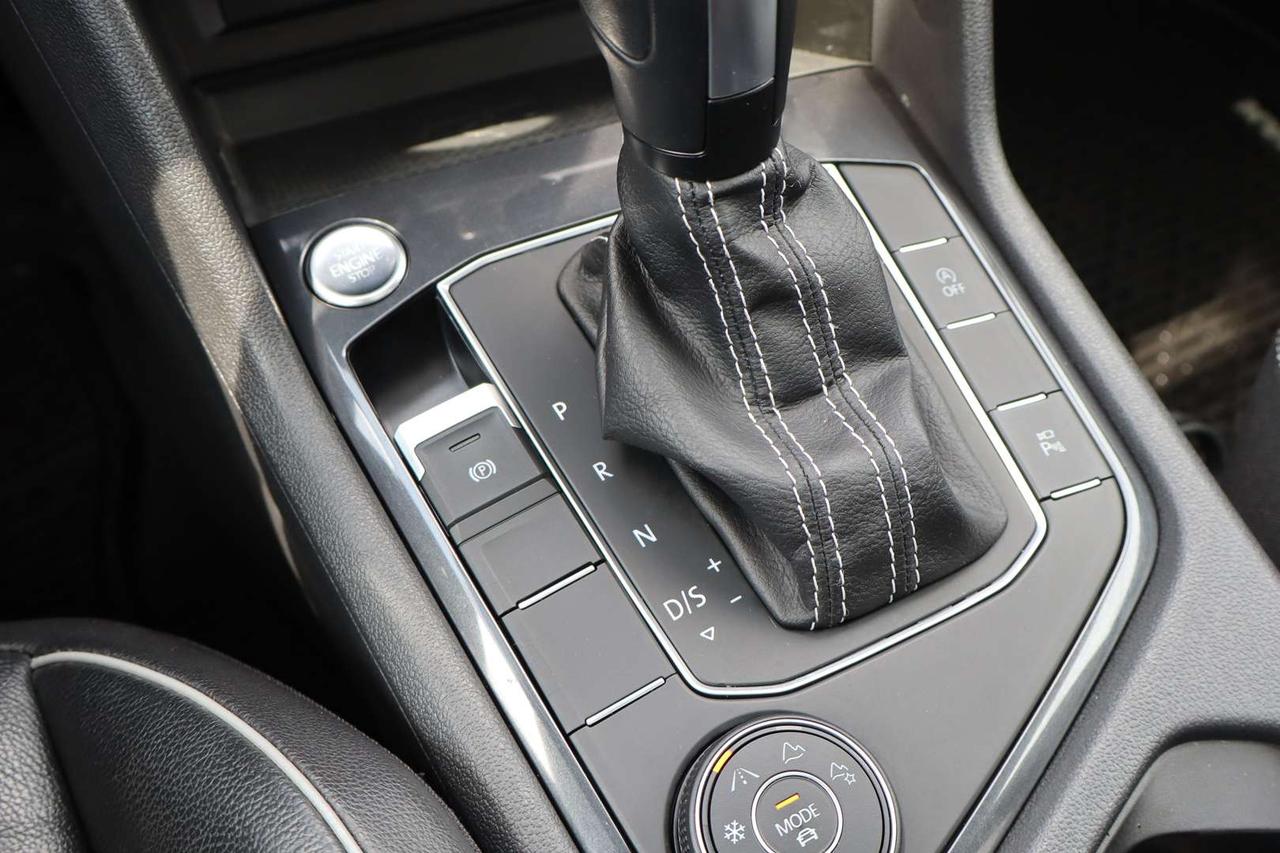 2021 Volkswagen Tiguan HIGHLINE 4Motion   Well Maintained   Apple Carplay Photo