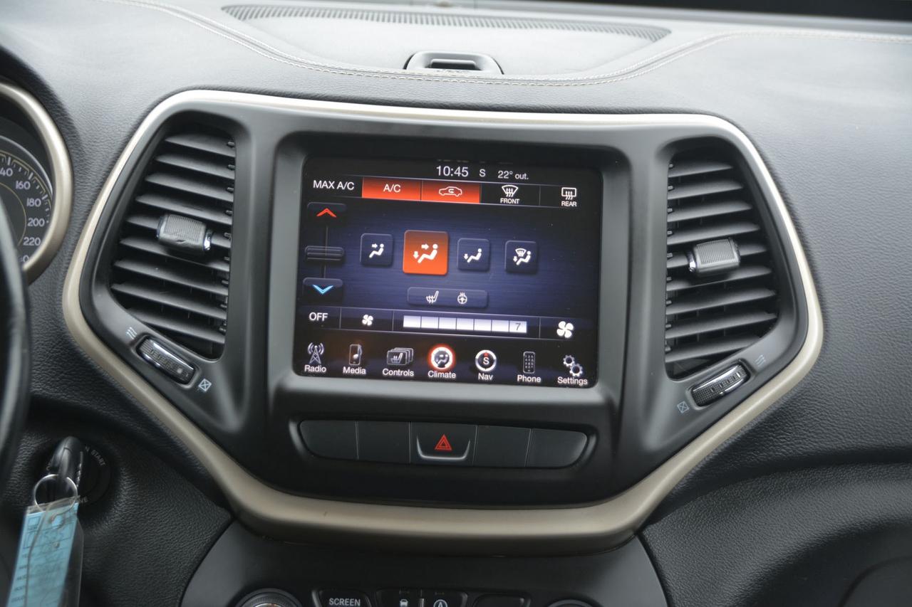 2015 Jeep Cherokee North Photo