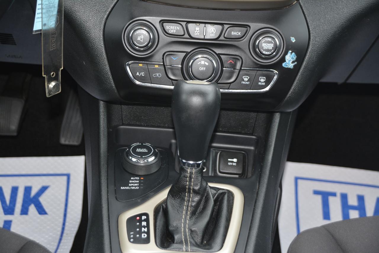 2015 Jeep Cherokee North Photo