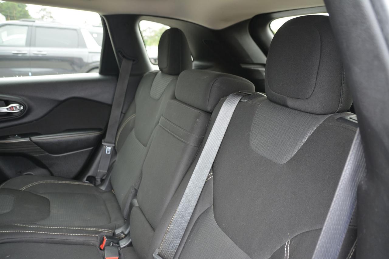 2015 Jeep Cherokee North Photo