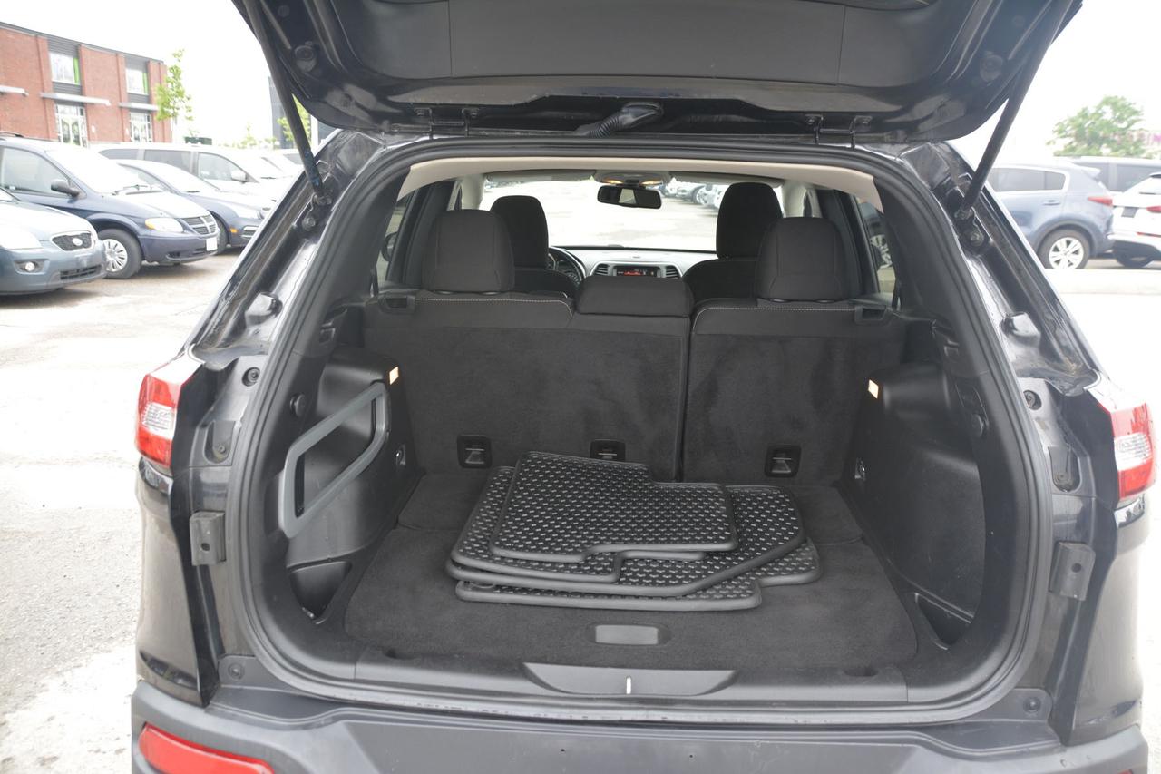 2015 Jeep Cherokee North Photo
