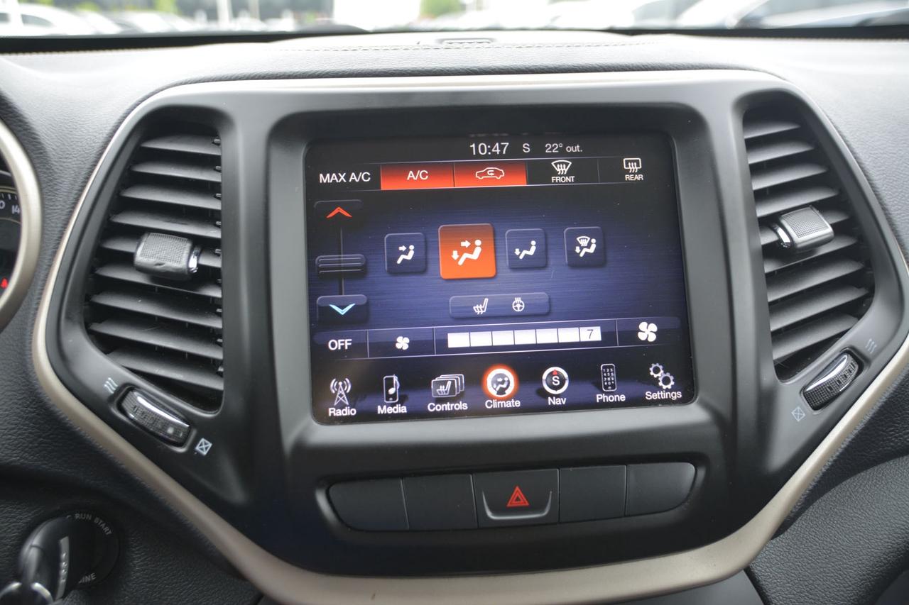 2015 Jeep Cherokee North Photo