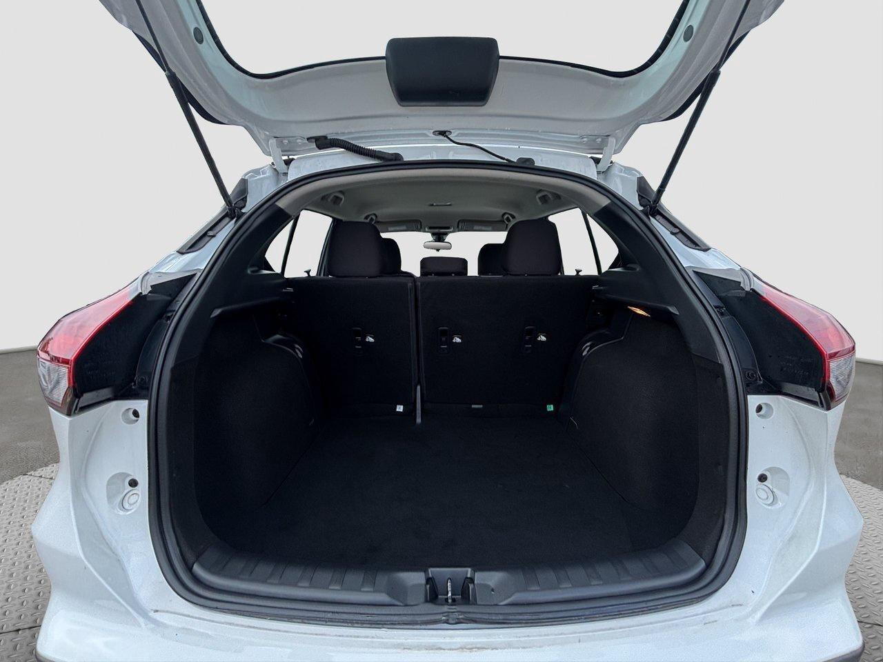 2023 Nissan Kicks S Photo