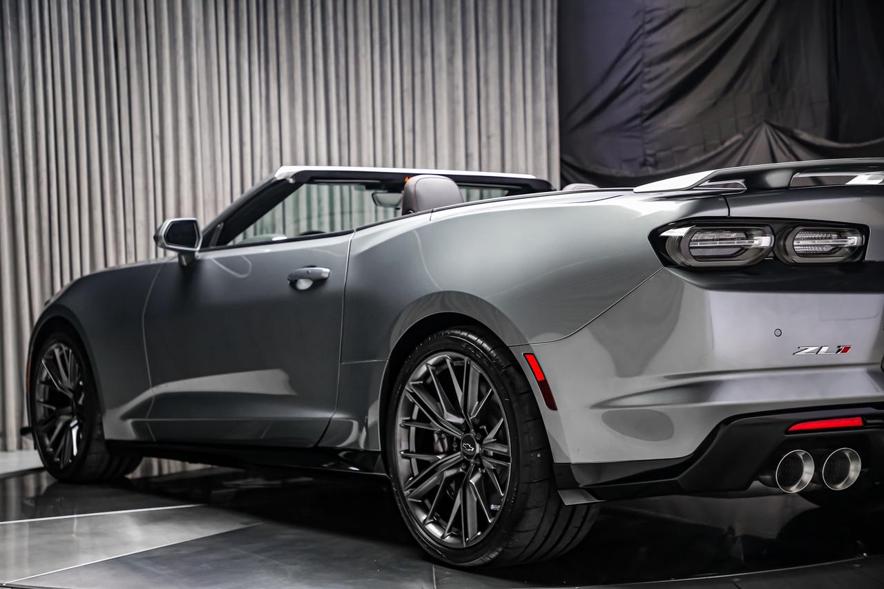 2023 Chevrolet Camaro ZL1 CONVERTIBLE MANUAL 650HP MAGNETICRDE ALMOSTNEW Photo