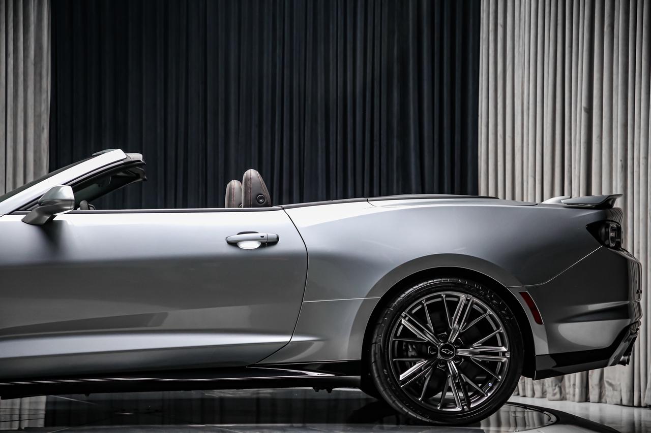 2023 Chevrolet Camaro ZL1 CONVERTIBLE MANUAL 650HP MAGNETICRDE ALMOSTNEW Photo