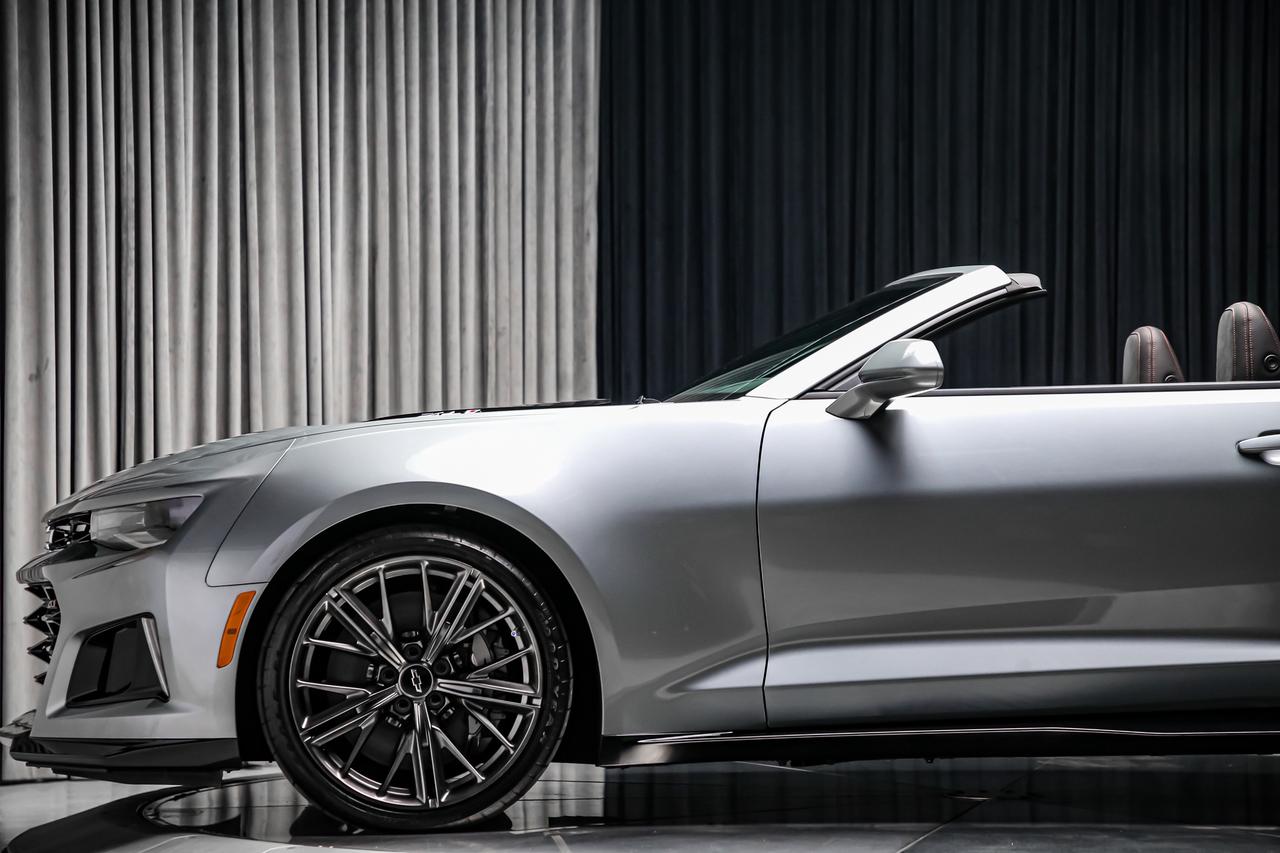 2023 Chevrolet Camaro ZL1 CONVERTIBLE MANUAL 650HP MAGNETICRDE ALMOSTNEW Photo