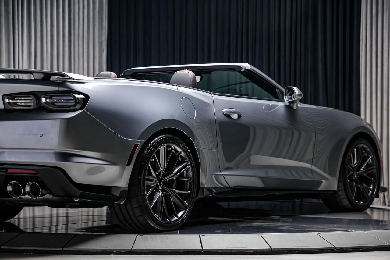 2023 Chevrolet Camaro ZL1 CONVERTIBLE MANUAL 650HP MAGNETICRDE ALMOSTNEW Photo