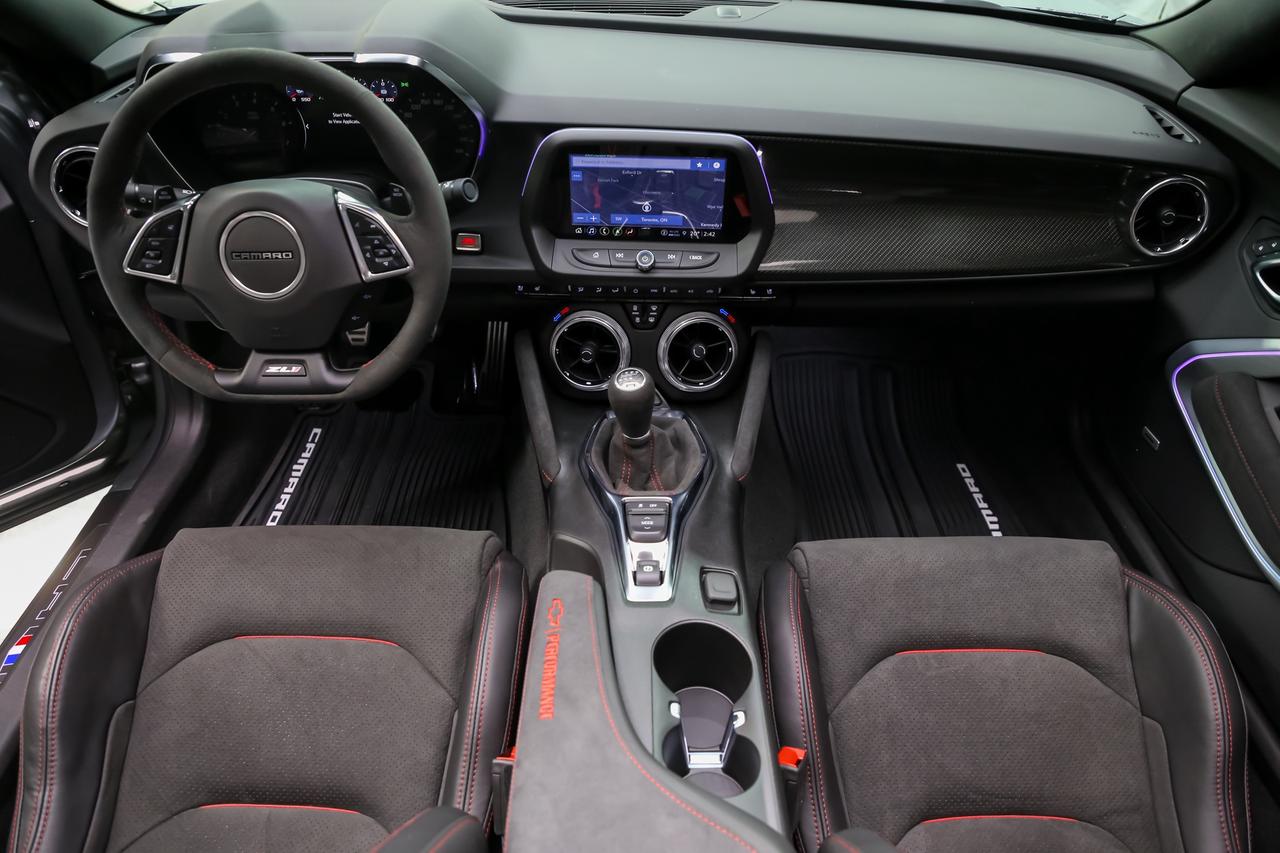 2023 Chevrolet Camaro ZL1 CONVERTIBLE MANUAL 650HP MAGNETICRDE ALMOSTNEW Photo