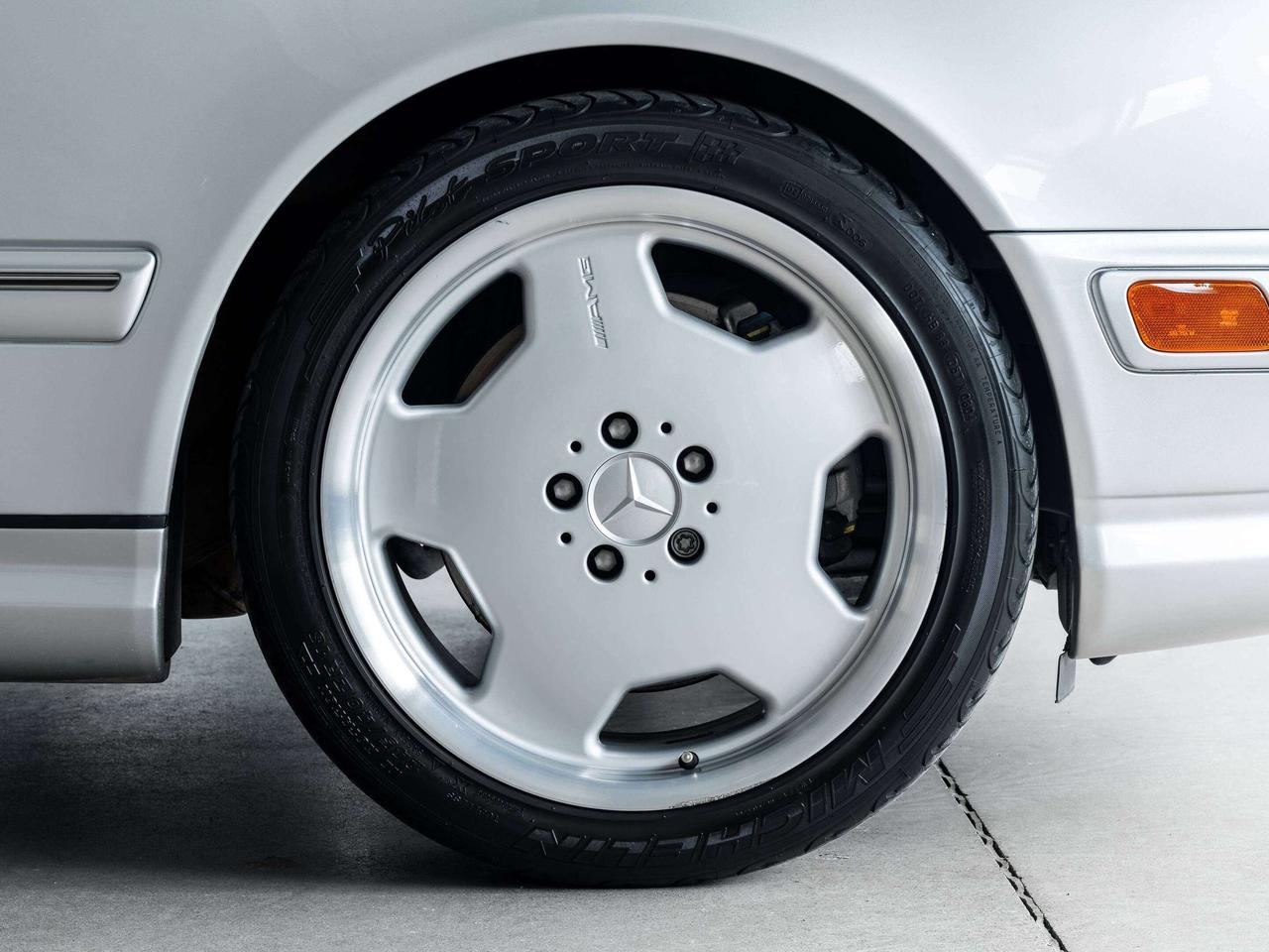 2000 Mercedes-Benz E-Class  Photo