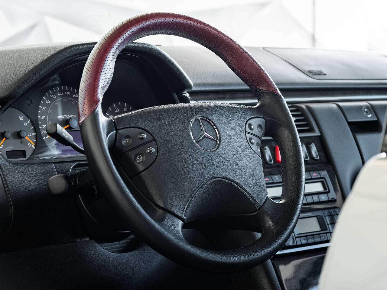 2000 Mercedes-Benz E-Class  Photo