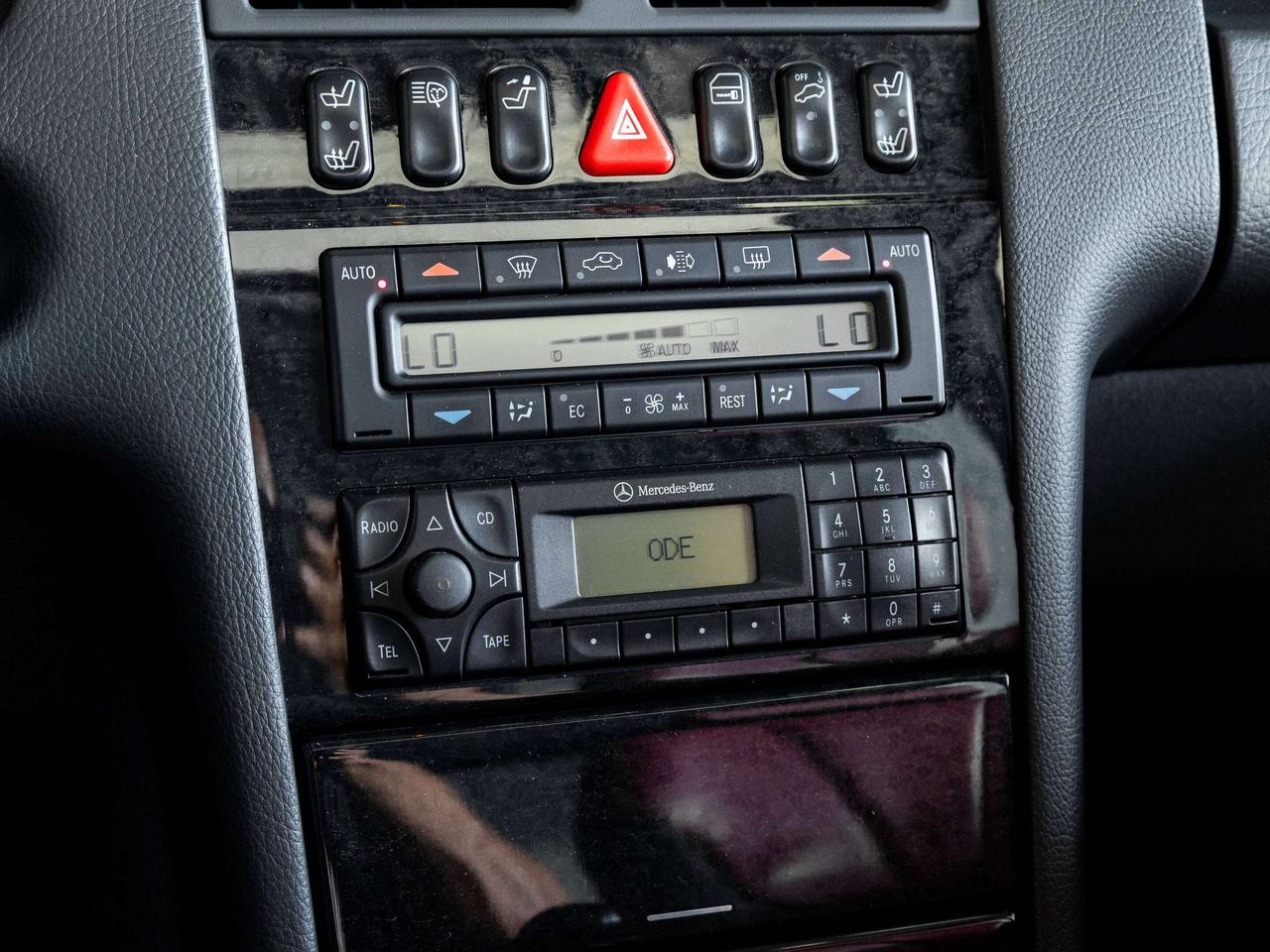 2000 Mercedes-Benz E-Class  Photo