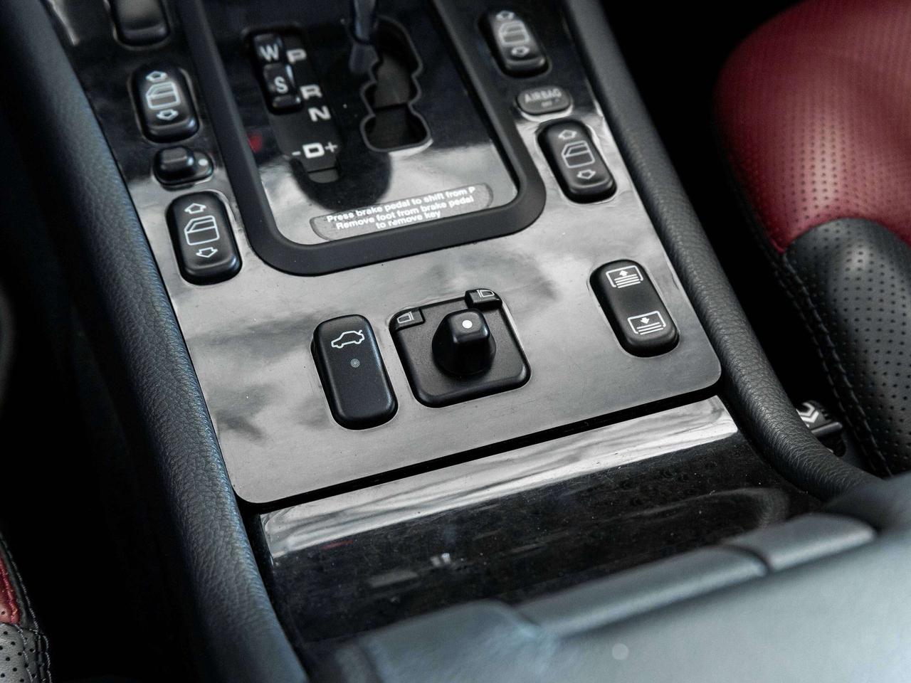 2000 Mercedes-Benz E-Class  Photo