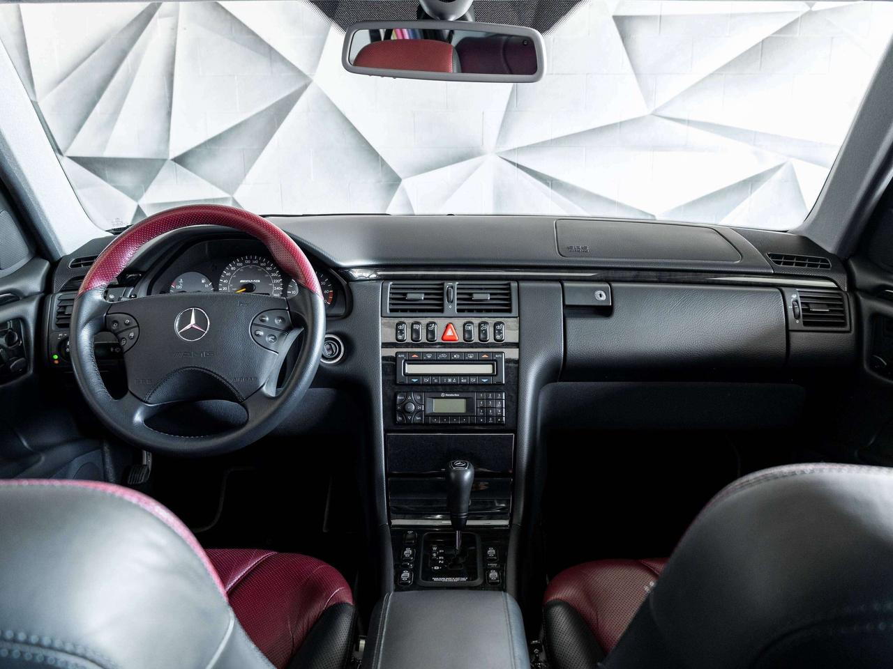 2000 Mercedes-Benz E-Class  Photo