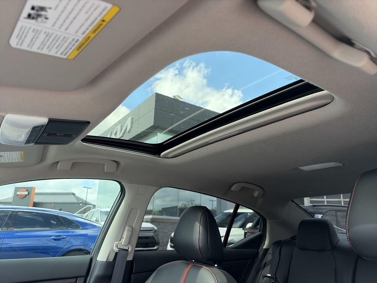 2024 Nissan Sentra SR CLEAN CARFAX   ONE OWNER   LOW MILEAGE   BOSE S Photo