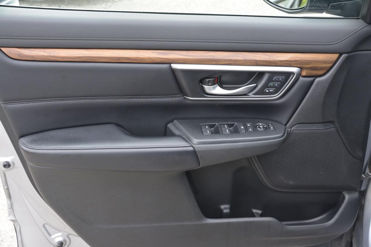 2018 Honda CR-V Touring Photo