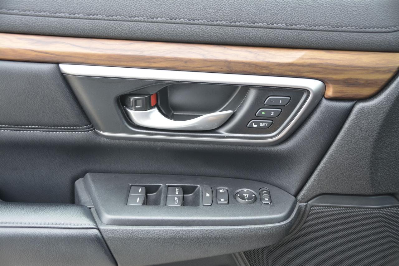 2018 Honda CR-V Touring Photo