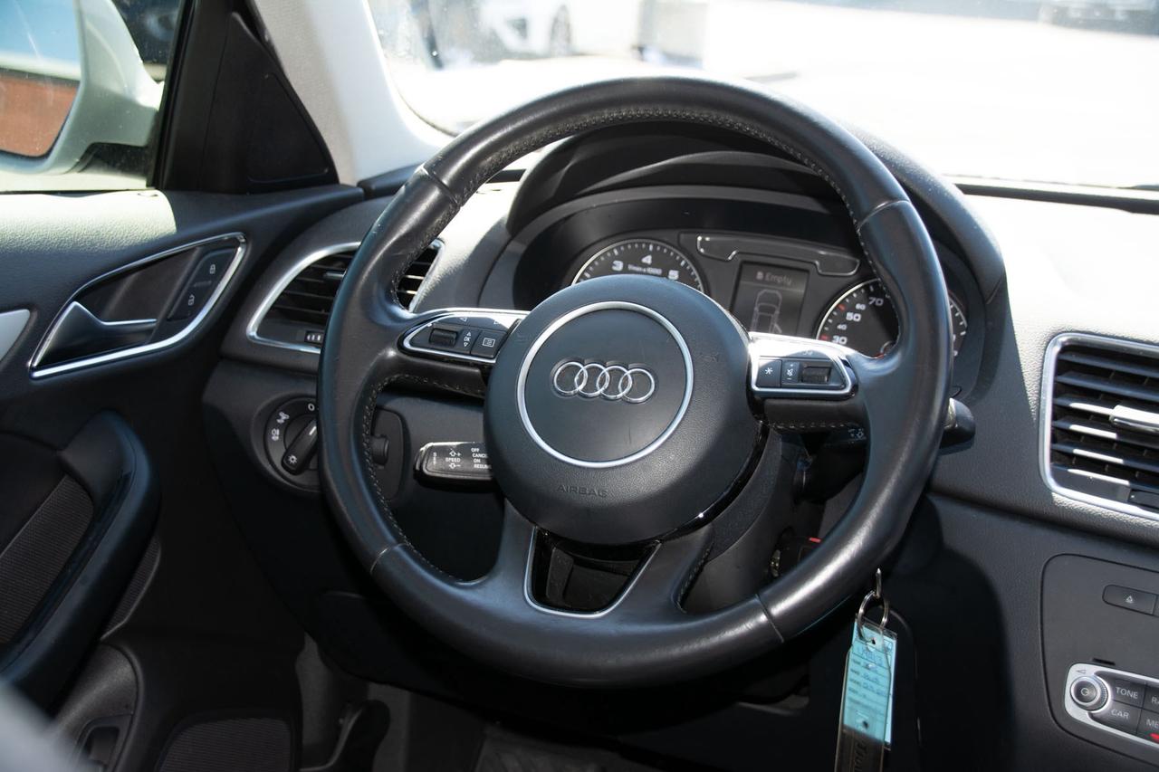 2016 Audi Q3 2.0t Komfort Photo