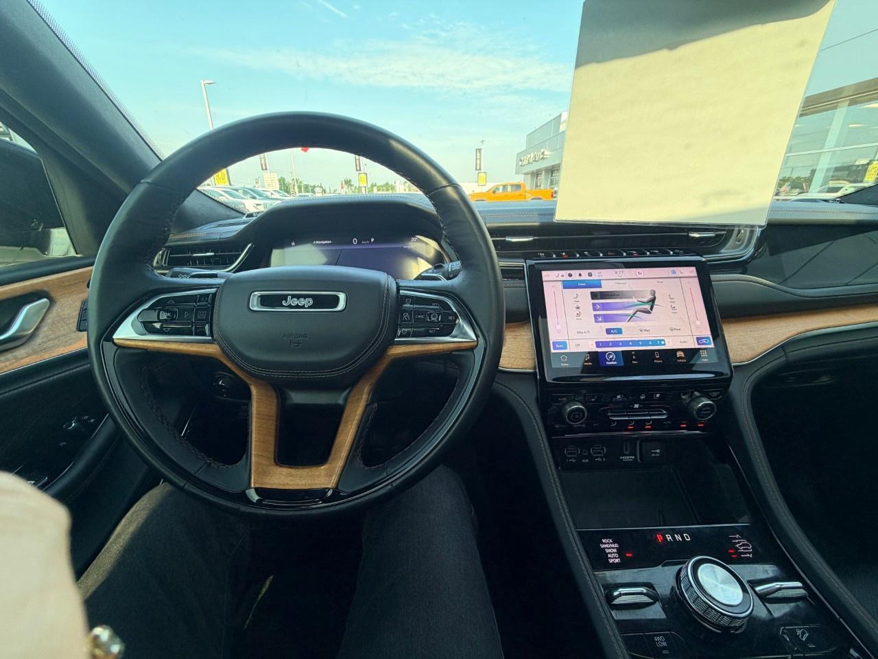 2023 Jeep Grand Cherokee L Summit Reserve 4x4 Photo