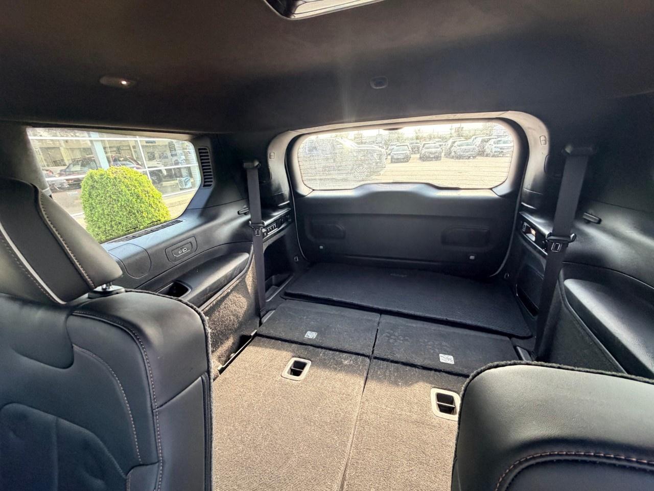 2023 Jeep Grand Cherokee L Summit Reserve 4x4 Photo