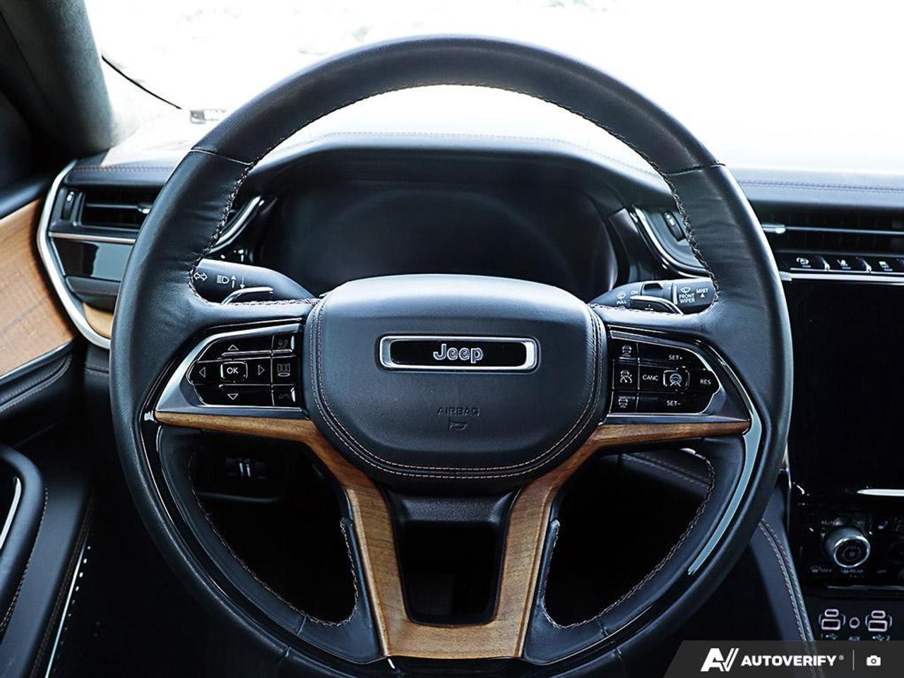 2023 Jeep Grand Cherokee L Summit Reserve 4x4 Photo