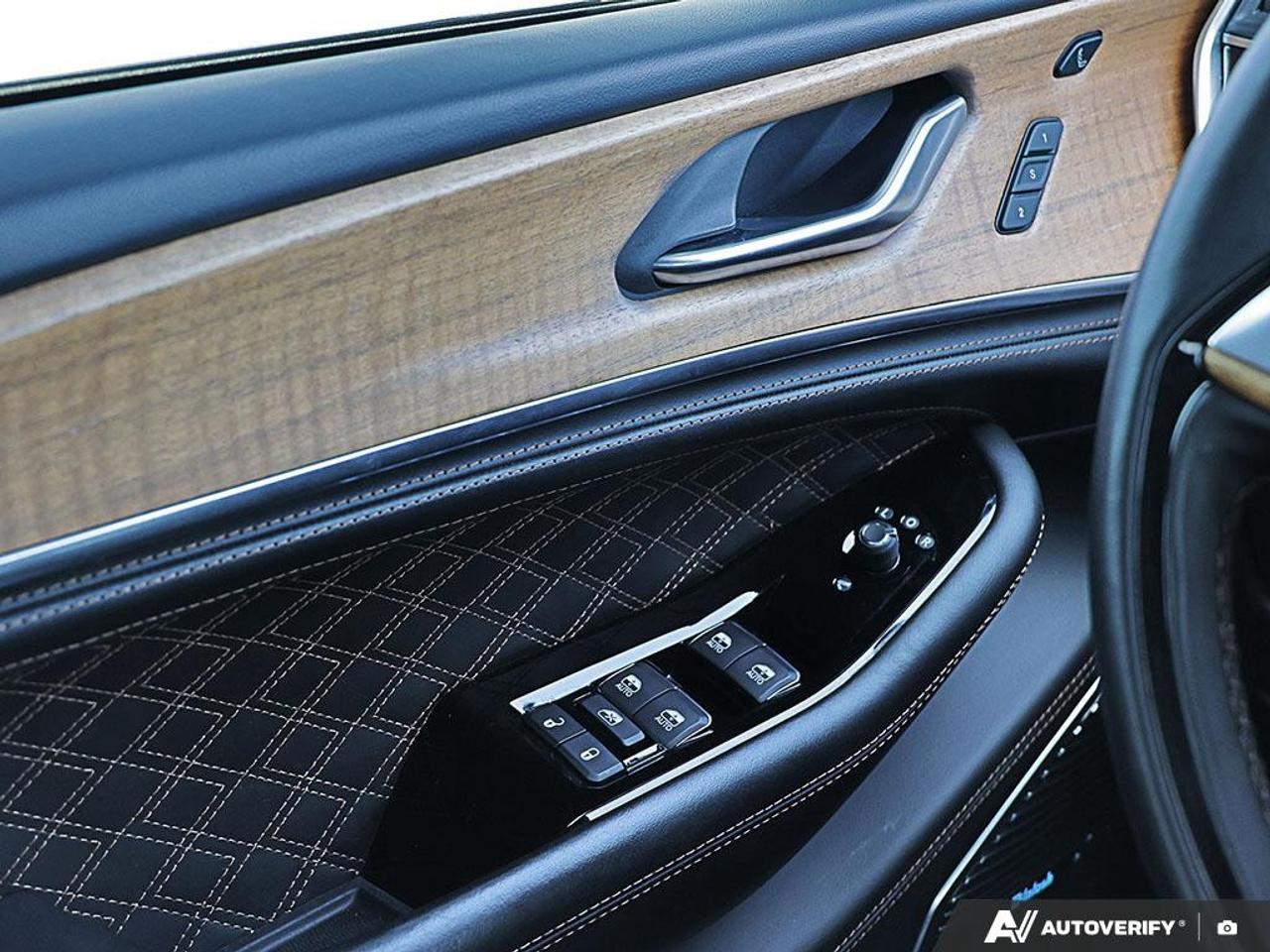2023 Jeep Grand Cherokee L Summit Reserve 4x4 Photo