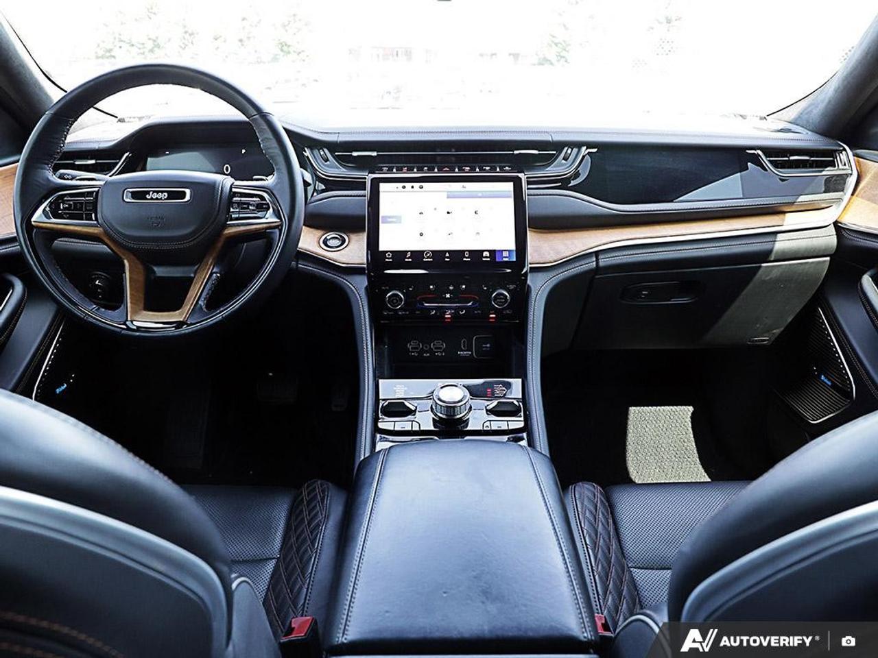 2023 Jeep Grand Cherokee L Summit Reserve 4x4 Photo