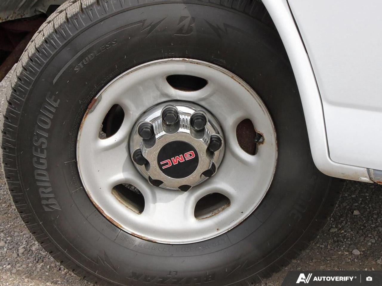 2017 GMC Savana Cargo Van 2500 Regular Wheelbase Rear-Wheel Drive Photo
