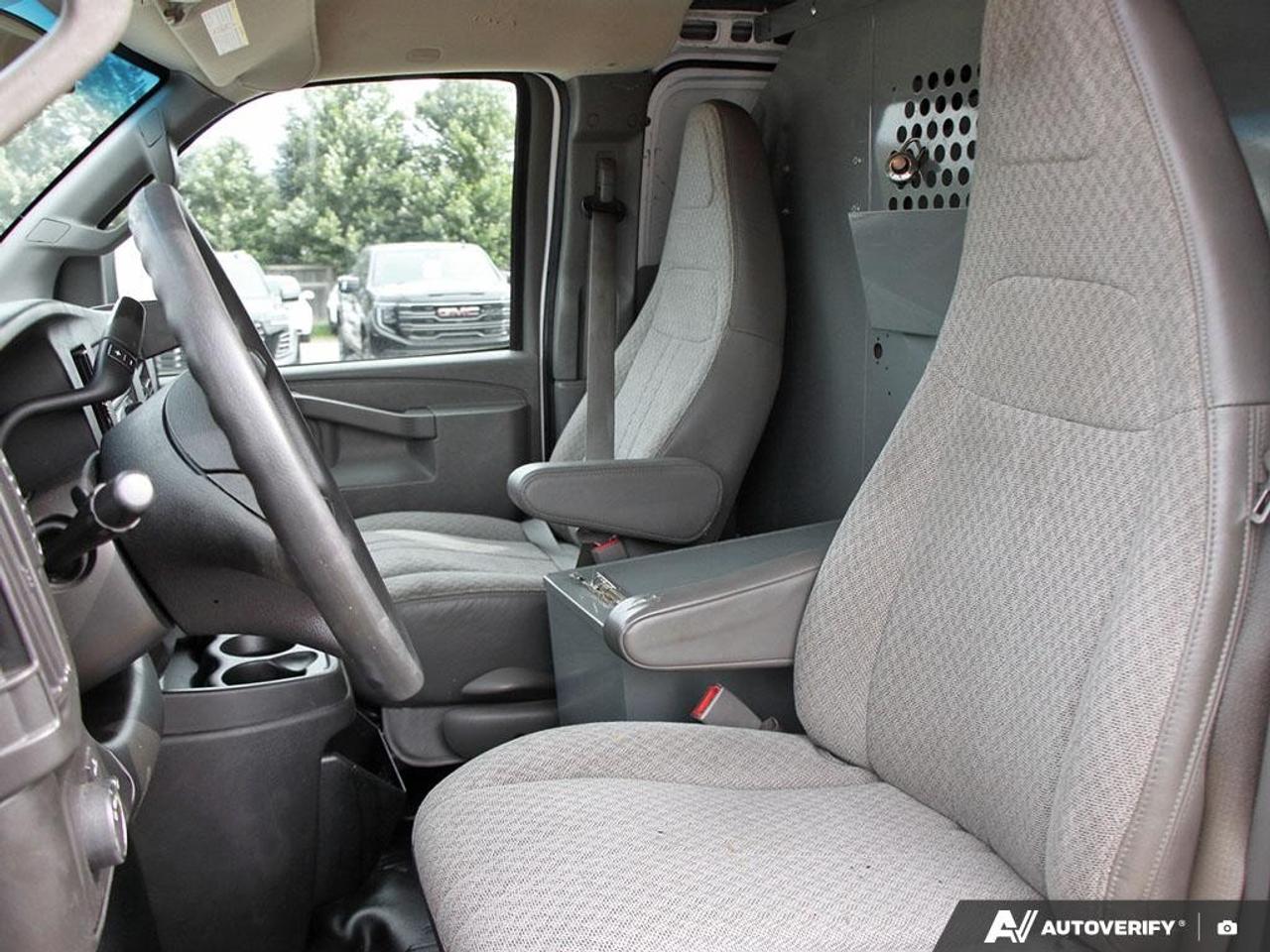 2017 GMC Savana Cargo Van 2500 Regular Wheelbase Rear-Wheel Drive Photo