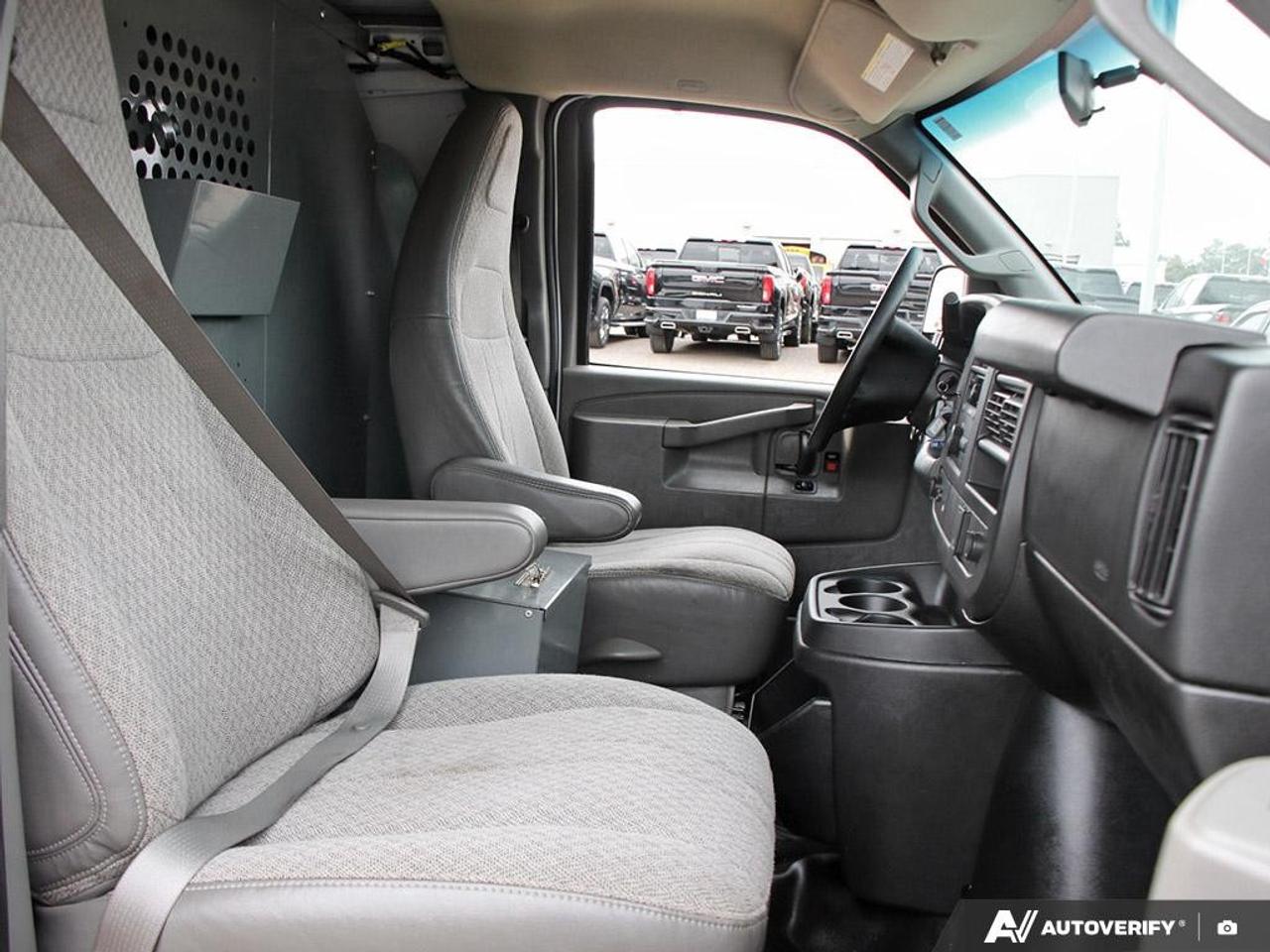 2017 GMC Savana Cargo Van 2500 Regular Wheelbase Rear-Wheel Drive Photo