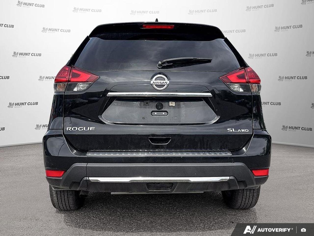 2017 Nissan Rogue SL Photo