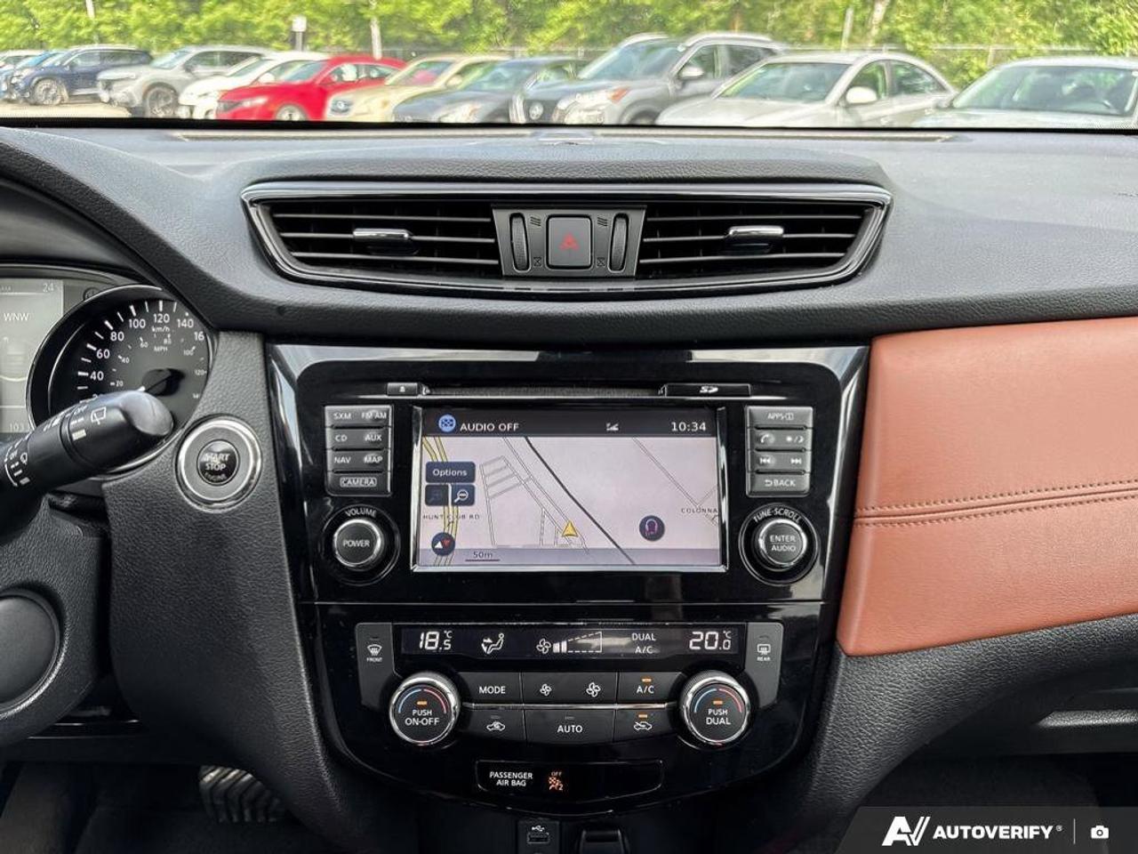 2017 Nissan Rogue SL Photo