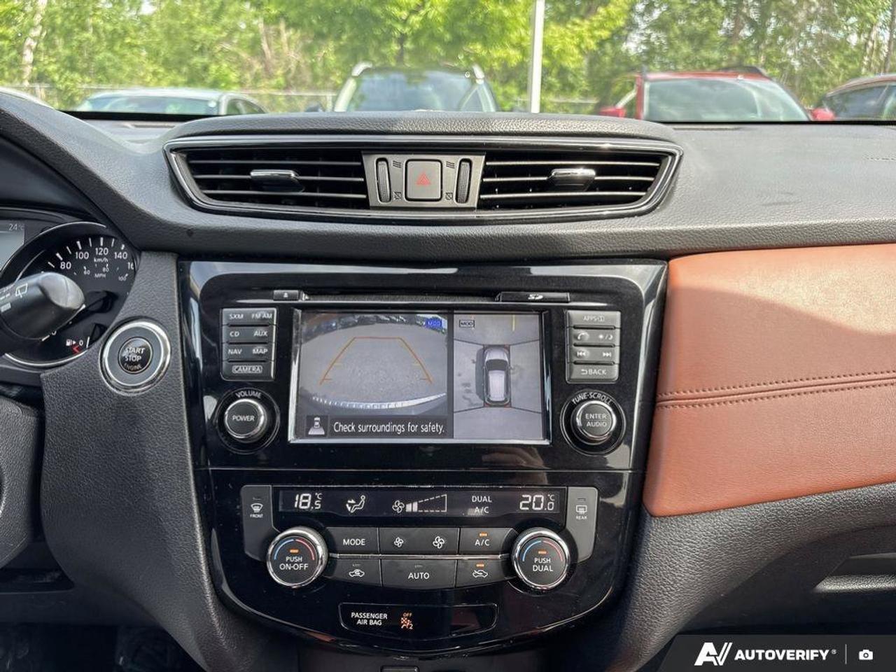2017 Nissan Rogue SL Photo
