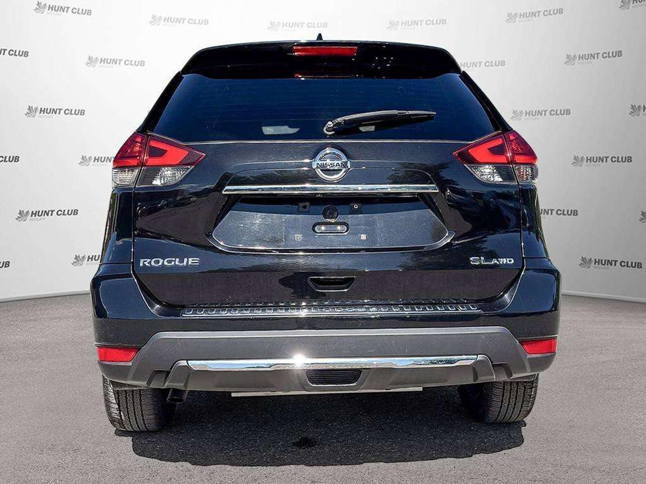 2017 Nissan Rogue SL (AS-IS)  Navigation   Moonroof   Leather Seats Photo
