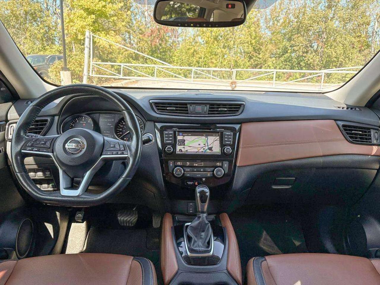 2017 Nissan Rogue SL (AS-IS)  Navigation   Moonroof   Leather Seats Photo