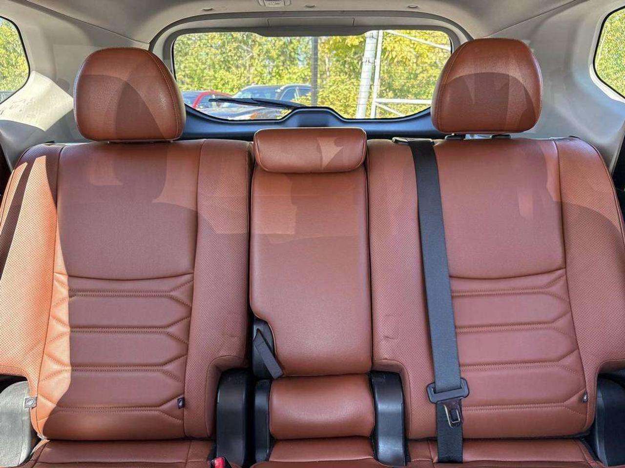 2017 Nissan Rogue SL (AS-IS)  Navigation   Moonroof   Leather Seats Photo