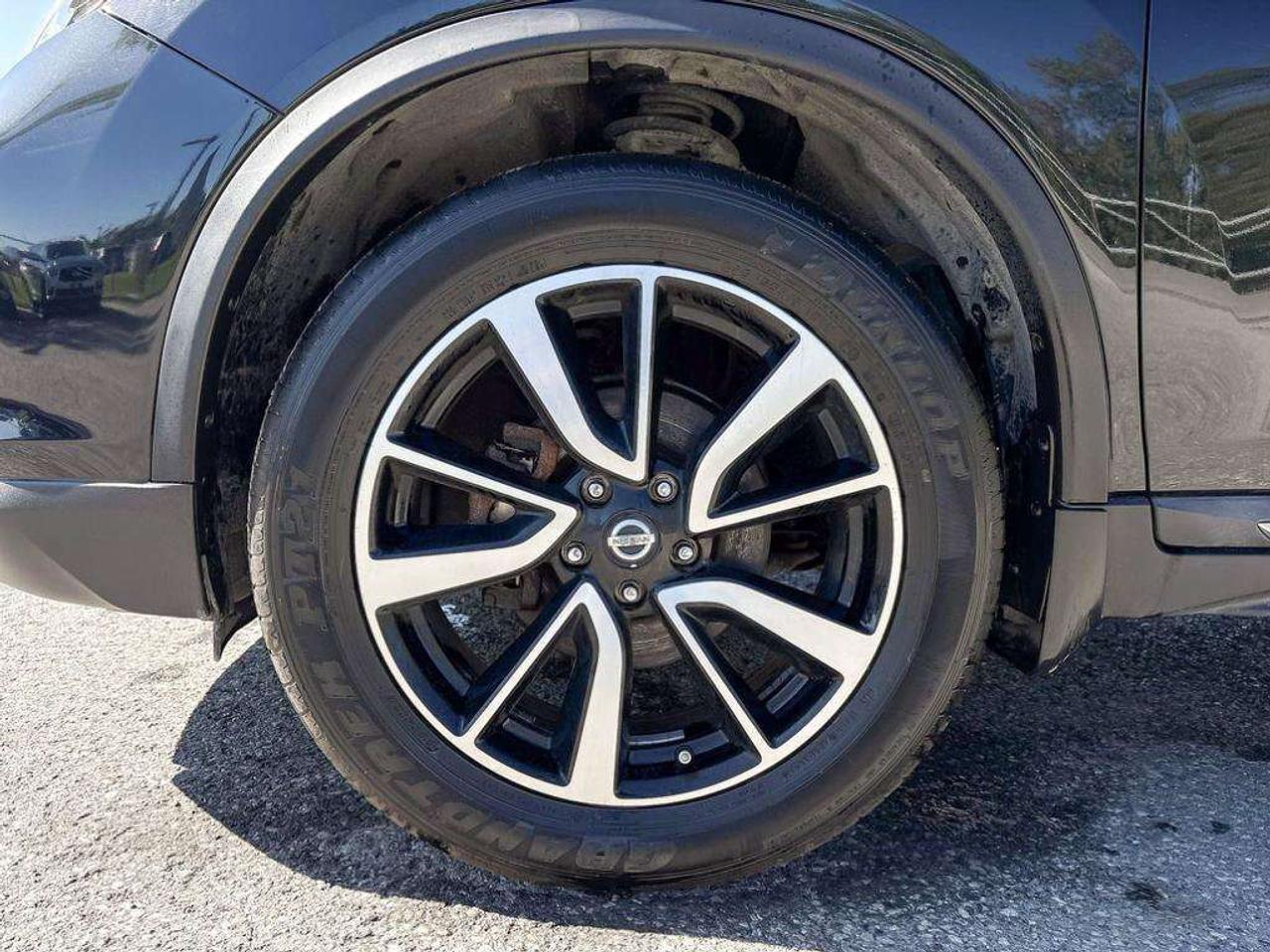 2017 Nissan Rogue SL (AS-IS)  Navigation   Moonroof   Leather Seats Photo