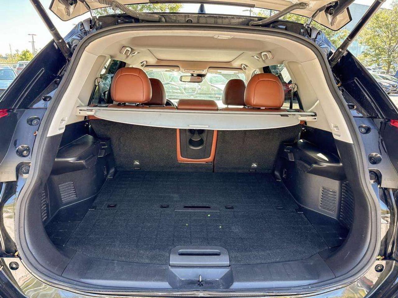 2017 Nissan Rogue SL (AS-IS)  Navigation   Moonroof   Leather Seats Photo