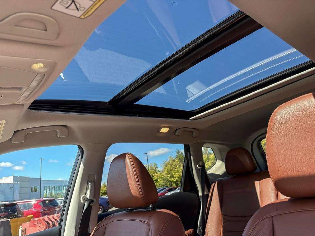 2017 Nissan Rogue SL (AS-IS)  Navigation   Moonroof   Leather Seats Photo